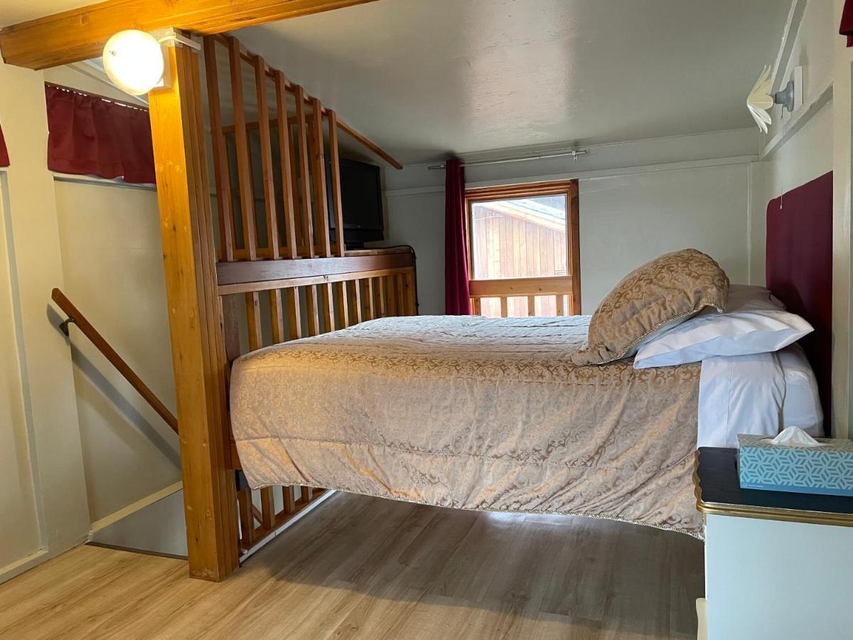 Luna Bed & Breakfast Grand Forks Exteriör bild
