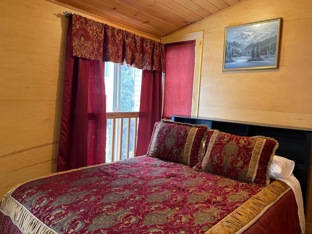 Luna Bed & Breakfast Grand Forks Exteriör bild
